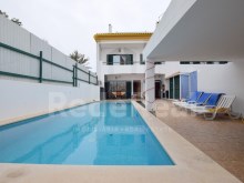3-Zimmer-Villa in Albufeira zum Verkauf mit Schwimmbad