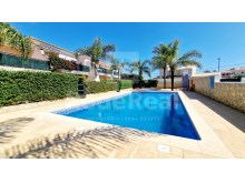 Villa for sale with 3 bedrooms - gated community with pool and box (59)%53/57