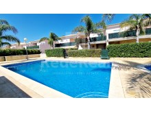 Villa for sale with 3 bedrooms - gated community with pool and shower (61)%54/57