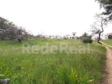 Ruin with 3000m2 of land near the beach in the Algarve