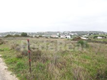 Land with 3000 m2. Excellent location and great acesses. Infrastructure already completed.