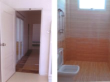Hallway & bathroom on first floor%4/4