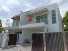 半独立式住房 › Gadong B | 4 多个卧室