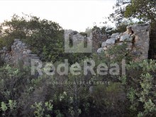 RUIN WITH LAND OF 1,1 HECTARES - LOULÉ