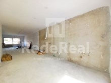 Modern 4 bedroom villa with pool and view under construction in the center of Olhão.
