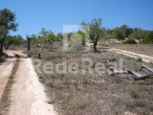 Land with ruin for sale with good access, Loulé, Algarve%4/5
