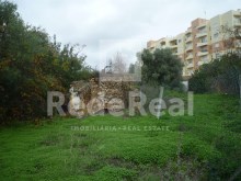 LAND WITH RUIN LOCATED IN LOULE ALGARVE