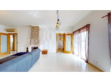 House-in-Samora-Correia-living room%3/36