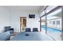 House-in-Samora-Correia-living room%4/36