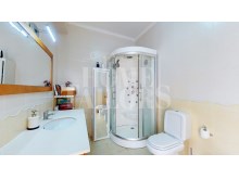House-in-Samora-Correia-bathroom-house%16/36