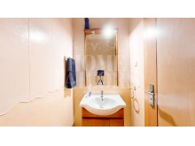House-in-Samora-Correia-bathroom-house%18/36