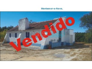 Detached House › Montemor-o-Novo | 4 Bedrooms | 2WC