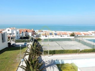 Apartamento T1+1 com parqueamento e vista de mar na Praia de Santa Cruz | T1+1 | 1WC