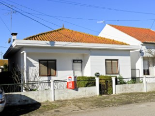 3 bedroom house with annexes | 3 Bedrooms | 1WC