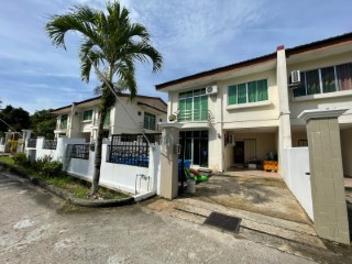 Semi-Detached House › Gadong B | 4 Bedrooms | 4WC