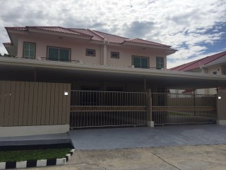 Semi-Detached House › Gadong A | 4 Bedrooms