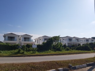 半独立式住房 › Sengkurong | 4 多个卧室 | 4WC