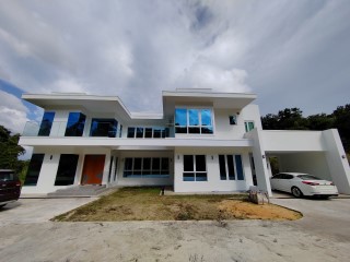独立式住宅 › Sengkurong | 4 多个卧室