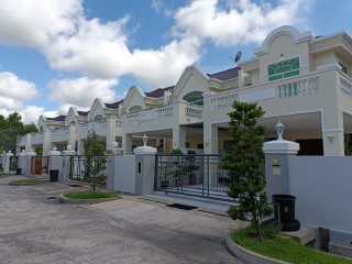 连栋房屋 › Gadong A | 4 多个卧室