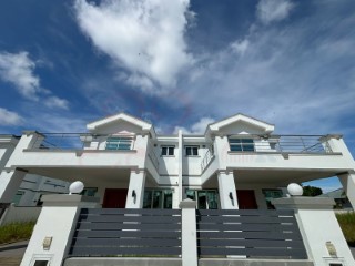 半独立式住房 › Sengkurong | 4 多个卧室