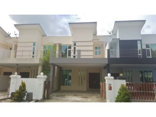 连栋房屋 › Gadong B | 4 多个卧室