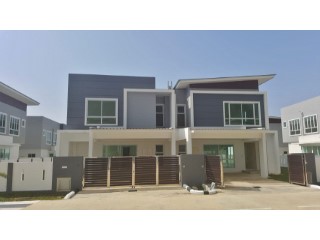 半独立式住房 › Gadong B | 4 多个卧室 | 5WC