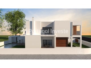 Excellent 4 bedroom detached house with pool and garage in Quintinhas | 4 Bedrooms