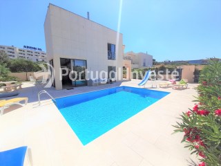 Magnificent 4 bedroom villa with pool, in Corcovada, large areas, central in Albufeira | 4 多个卧室 | 3WC