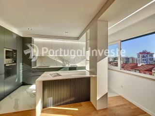 Fantastic 2 bedroom apartment in CRISTO REI 43, in Almada | 2 多个卧室 | 2WC
