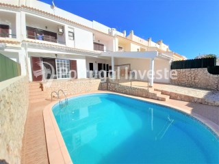 Beautiful 2 bedroom villa with swimming pool, in Caliços, good areas, central in Albufeira | 2 多个卧室 | 2WC