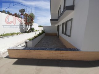 Albarraque Villas V4 with garage and swimming pool in private condominium. | 4 Bedrooms | 4WC