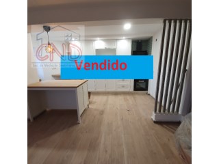 VENDIDO- Casais Mem Martins -T2 Totalmente remodelado com arrecadação. | T2 | 1WC