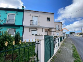 Sobreiro Curvo - Maison jumelée de 3 chambres avec garage et patio | 4 Pièces | 2WC