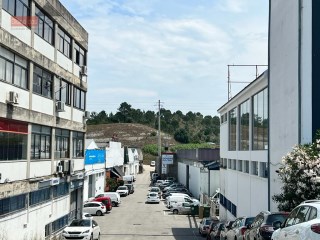 Arrenda-se Armazém com 800 m2 Pedrulha (Coimbra) | 