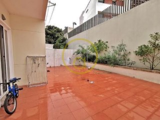 LISBON IN LAPA - QUELHAS ap. T3 with TERRACE. Garage nearby | 3 Bedrooms | 2WC