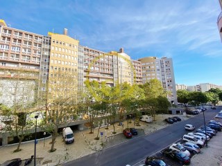 LISBON / PARQUE EUROPA metro Quinta Conchas apt. T3 w/t garage | 3 Bedrooms | 2WC