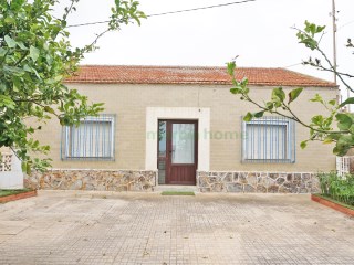 EXCELLENT OPPORTUNITY IN THE BARRACKS | 3 Bedrooms | 1WC