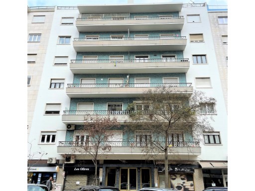 lisbon centre apartment with balcony%41/42