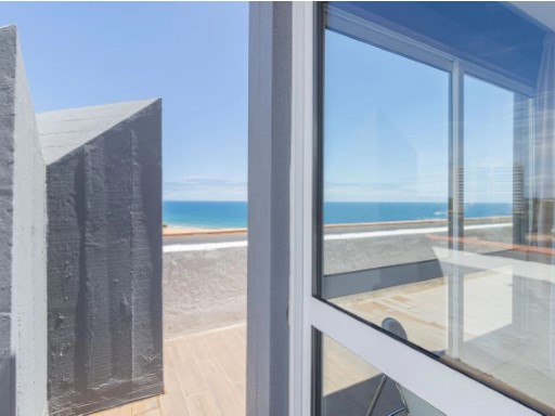 Apartment with sea views%3/15
