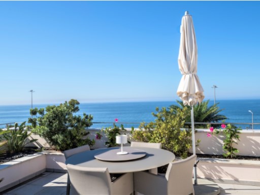 Exklusiv lägenhet med enastående havsutsikt, stora terrasser och privat pool.%2/43