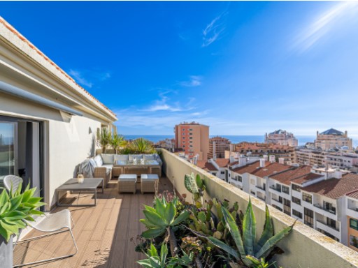 Top floor apartment with sea view%2/32