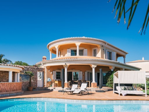 Villa with pool and sea views%1/43