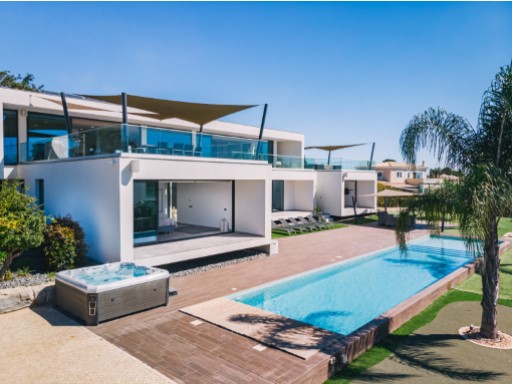 Modern quality villa with sea view%46/53