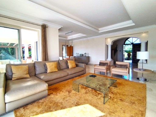 Magnificent villa in luxury resort%5/31