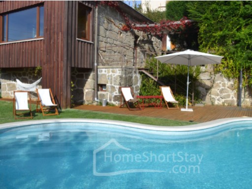 Casa de Vacaciones con piscina junto al río, con vistas preciosas | 3 Habitaciones | 2WC