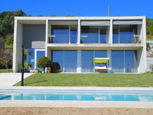 Casa moderna com 3 quartos e piscina | Guimarães | T3