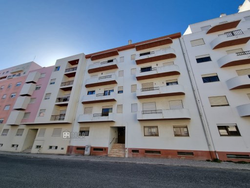 Apartamento T3 para arrendamento ao ano, Rua Cruz das Almas. | T3 | 2WC