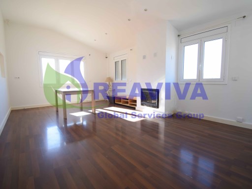 Encantador piso con vistas panorámicas en La Seu d'Urgell. | 2 Habitaciones + 4 Estancias | 1WC