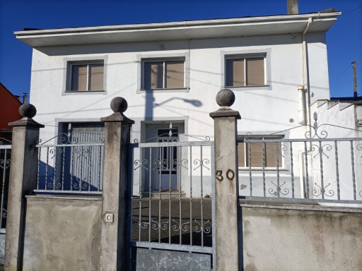 Vivienda pareada › Ferrol | 4 Habitaciones