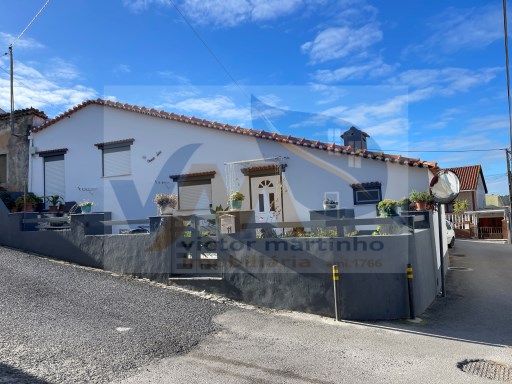Moradia totalmente restaurada, sito em Monte Redondo, Torres Vedras | T2+1 | 1WC